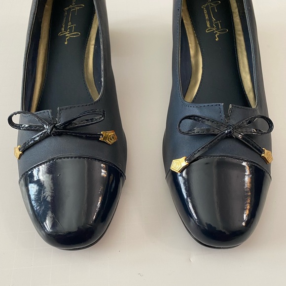 SOFT STYLE By Hush Puppies Sara Stack Heel Shoes Patent Toe Navy Blue Sz 8.5 M - Picture 2 of 8